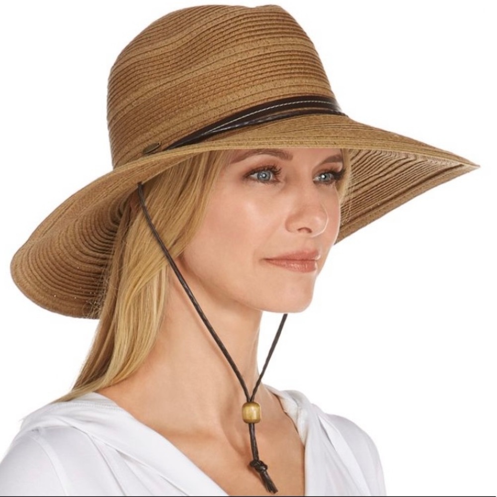 Hat with adjustable string - Picture 2 of 5